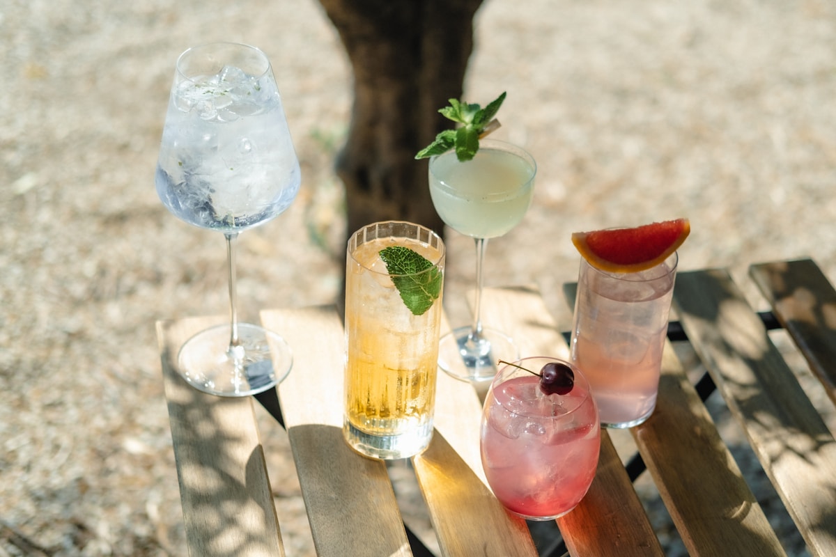 Vier aperitivo's die het deze zomer beter doen dan Aperol